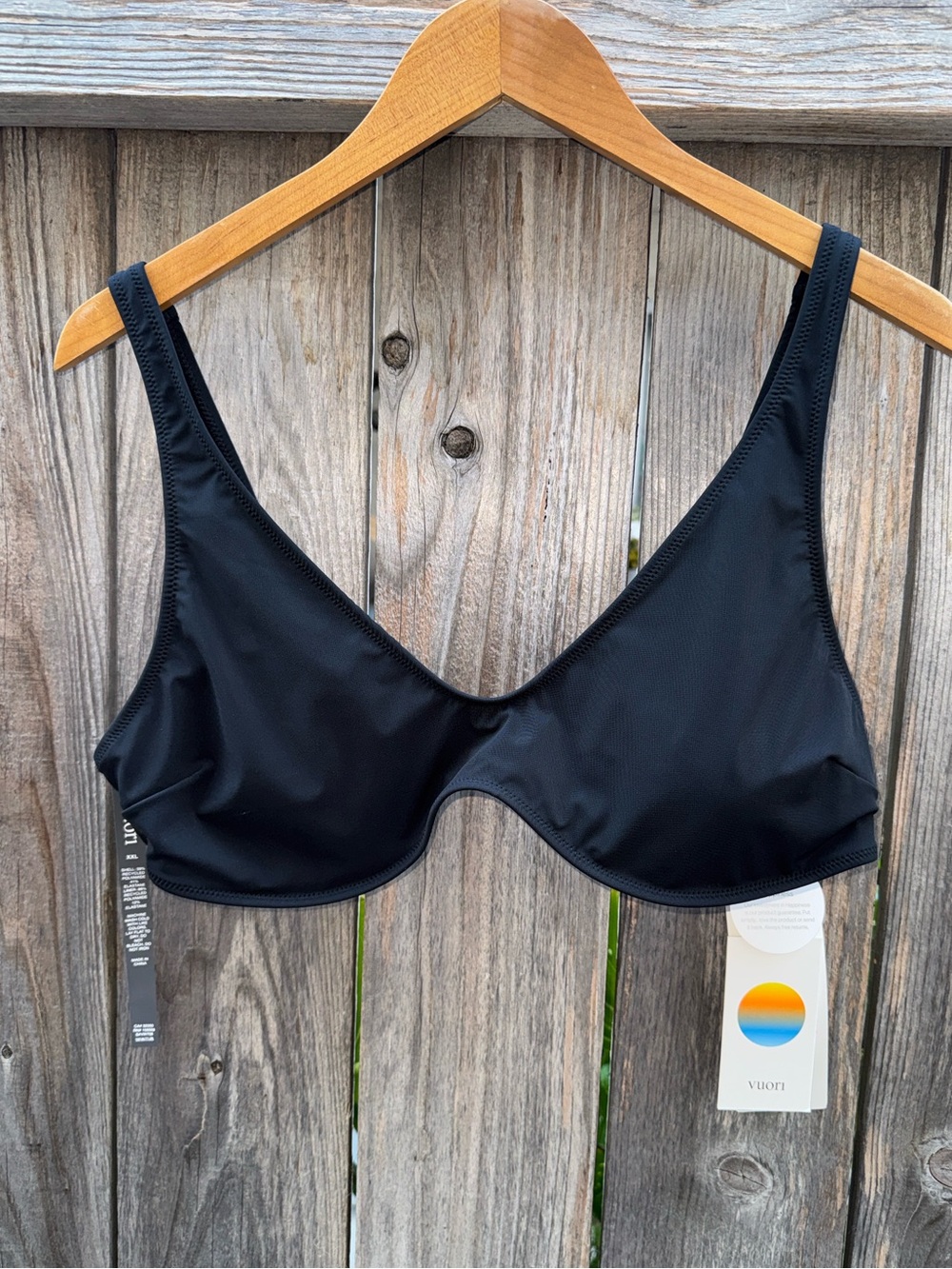 Vuori Aqua Triangle Top in Black Size XL